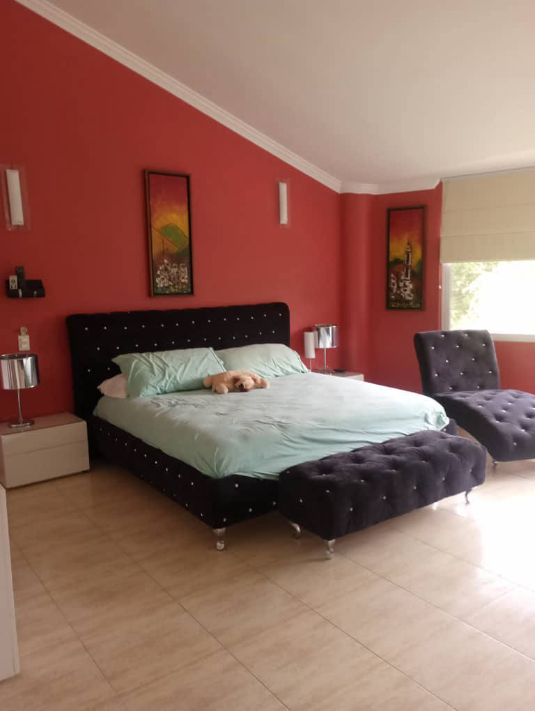 Будинок, 4306 м², 360 000$ — FAKTOR